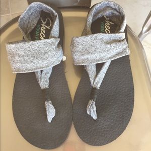 Sketchers slingback Yoga foam Flip Flops